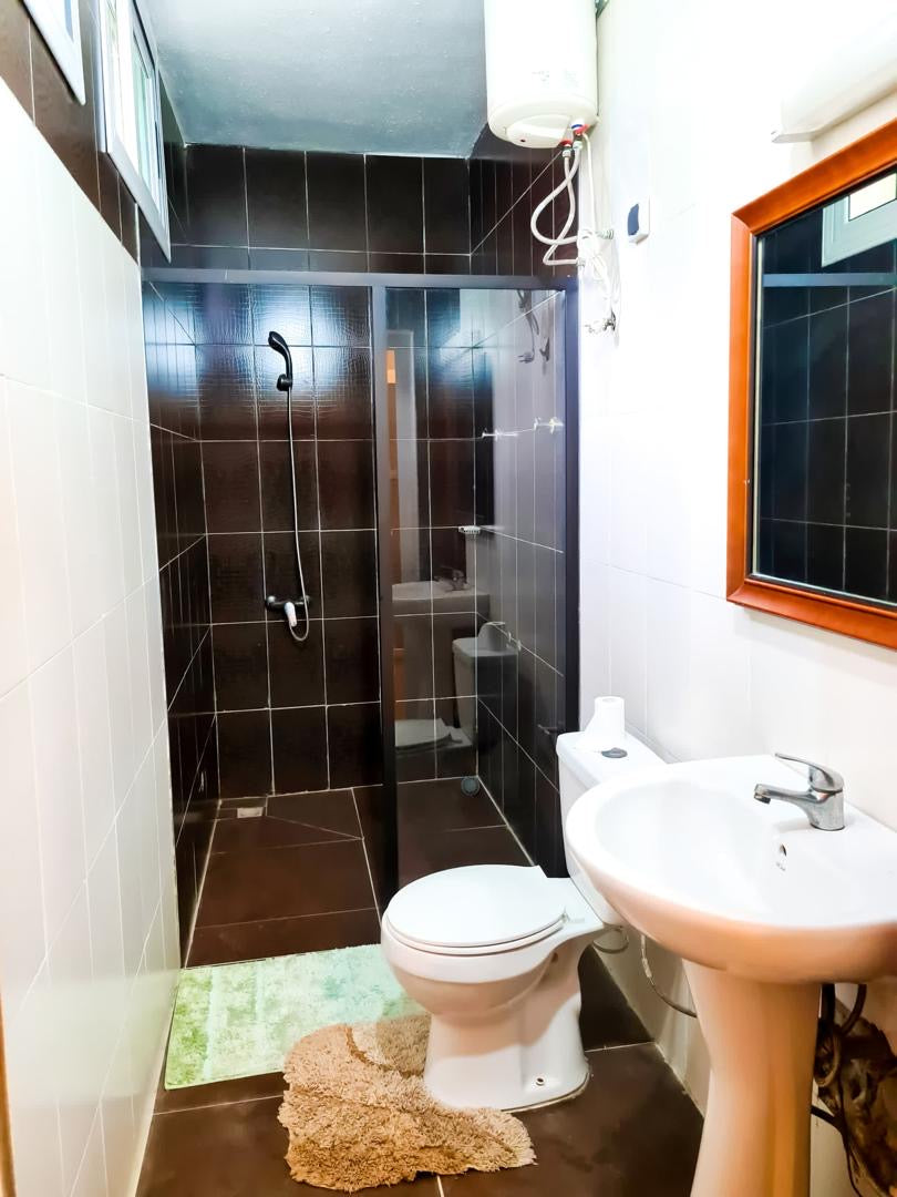 VILLA 7 PIÈCES MEUBLÉE À VENDRE À BAGUIDA – 200 m² | TITRE FONCIER