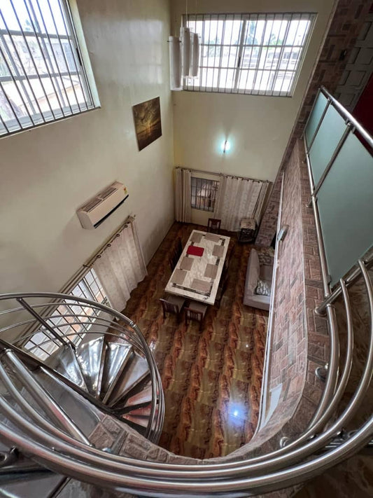 VILLA 8 PIÈCES AVEC PISCINE À VENDRE À AVÉDJI – 600M DU GOUDRON
