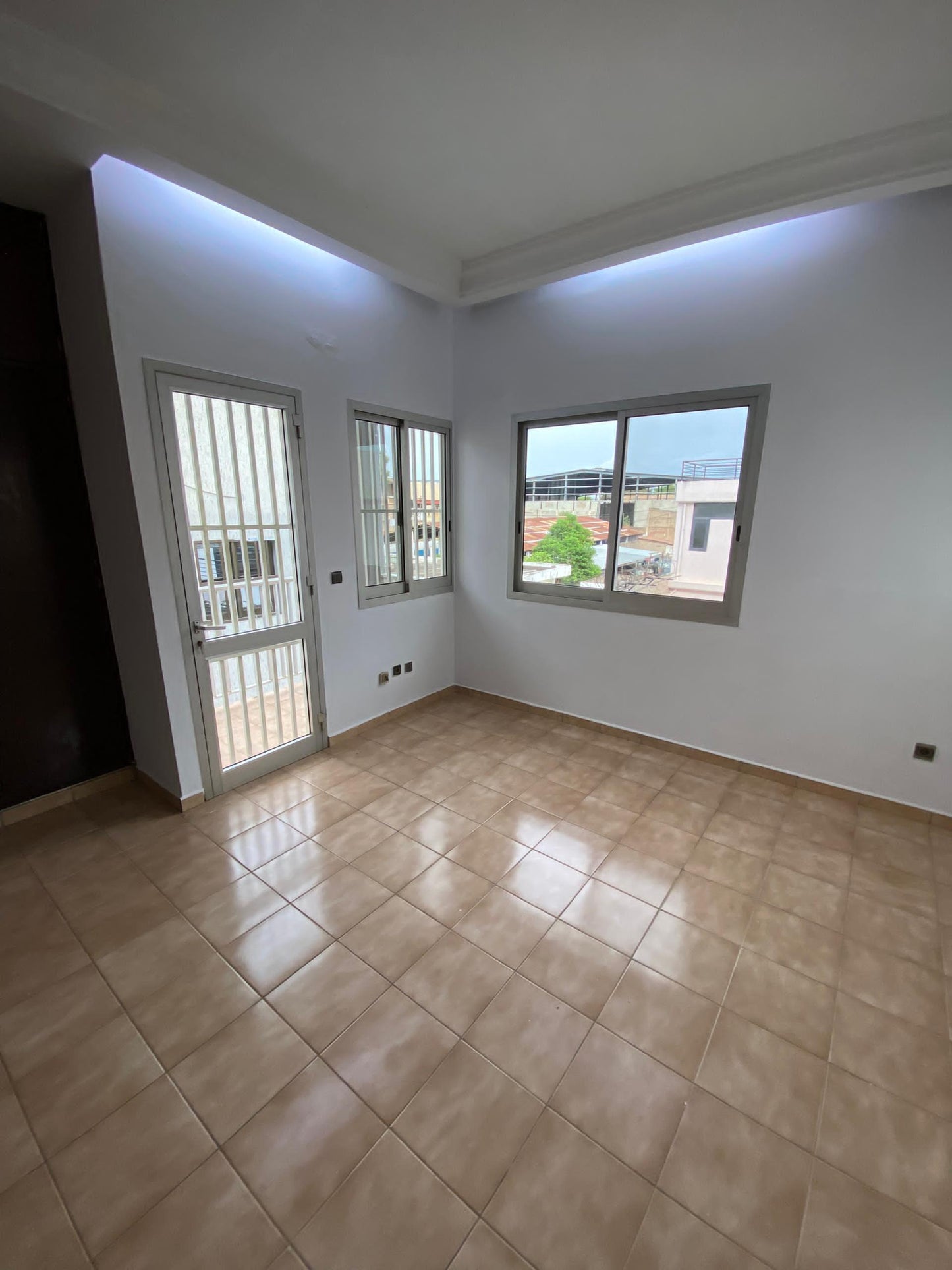 Villa duplex avec jardin à louer à Ablogamé Sarakawa – 300000 FCFA