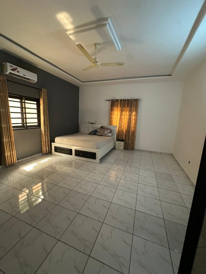 Villa 4 chambres avec piscine à vendre à Kpogan Agodékè – 200 millions FCFA