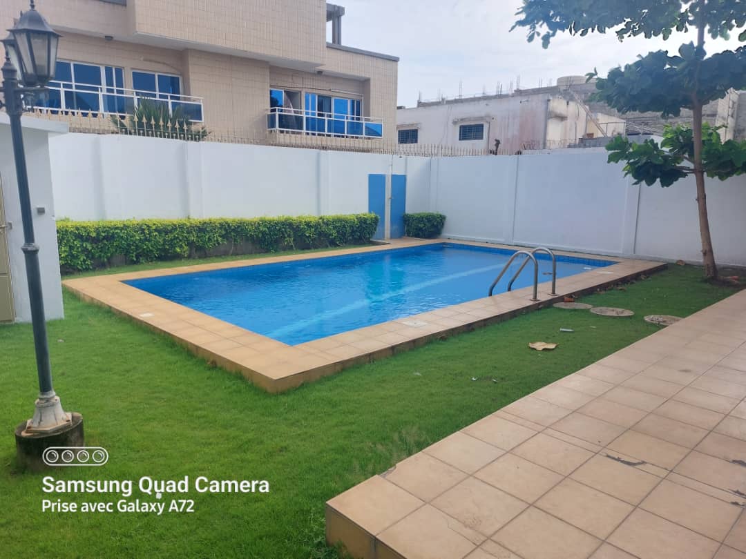 Villas jumelles duplex en vente à la Cité OUA, non loin de l'Ambassade du Nigeria – 800 millions FCFA