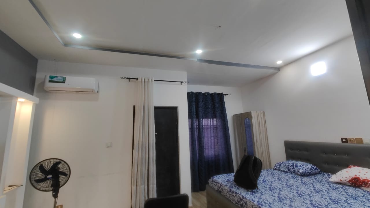 Studio meublé en location à Adidogome Lycée Technique - 75 000 FCFA