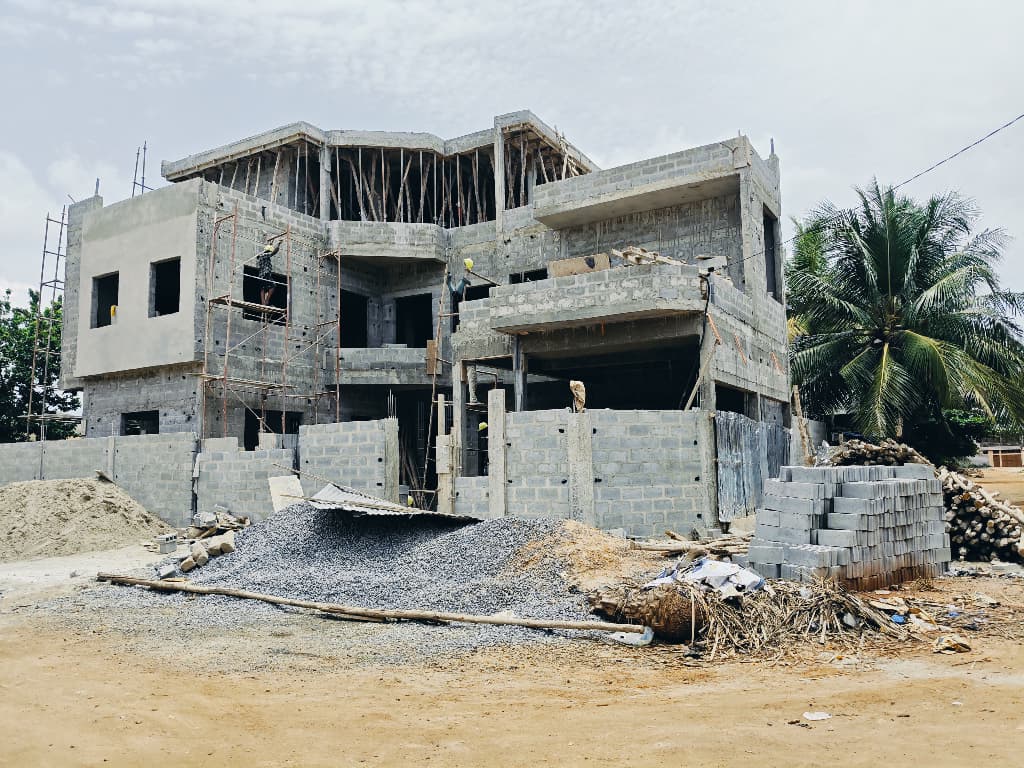 Villa duplex 5 chambres en vente à Agoè Anomé – 170 millions FCFA
