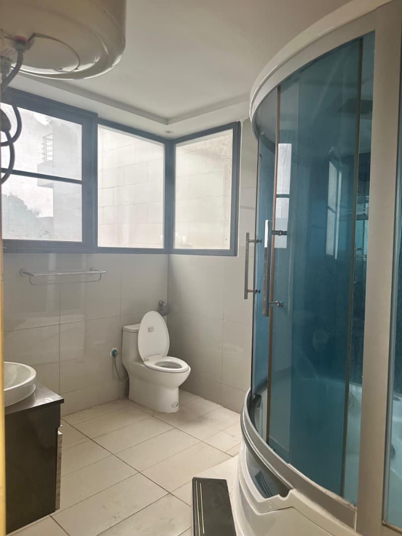 Villa 5 pièces en vente avec piscine à Cité OUA (Ambassade de la Chine) – 400 millions FCFA