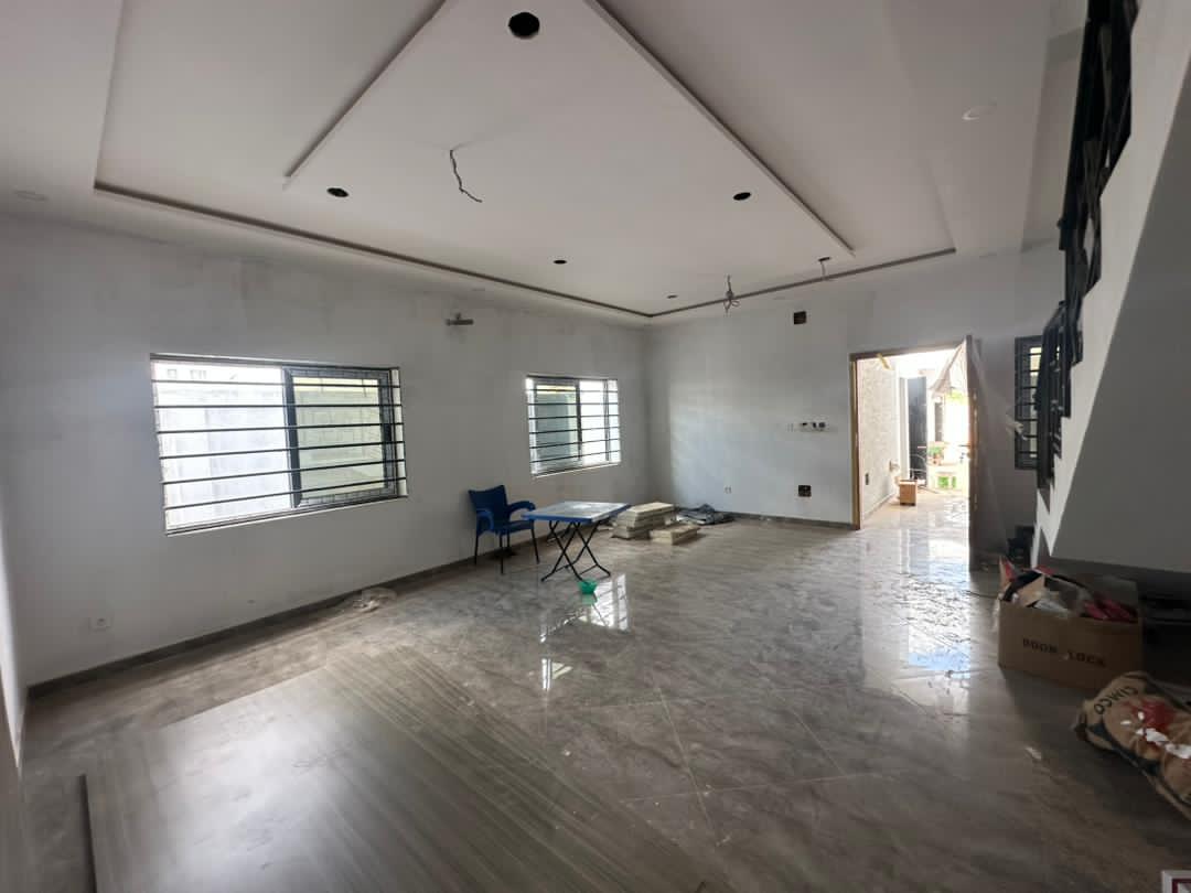 Villa duplex 3 chambres à louer à Agoè Sogbossito Somayaf - 300 000 FCFA