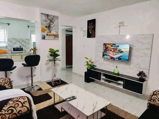 VILLA MEUBLÉE 3 PIÈCES À VENDRE À SÉGBÉ – 500M DU GOUDRON