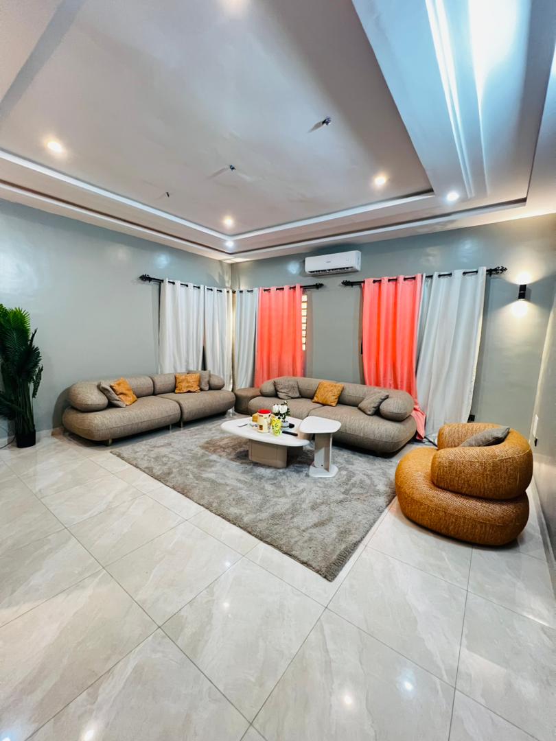 Villa duplex meublée 4 chambres en vente à Cité Mokpokpo, Lomé – 285 millions FCFA