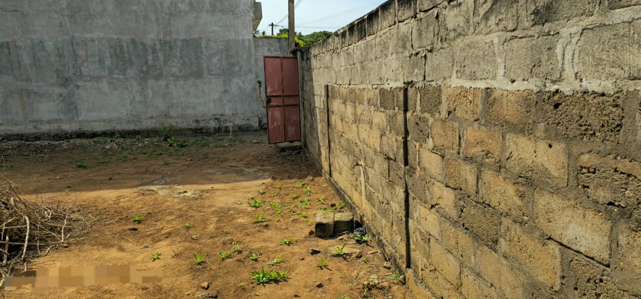 Terrain de 600 m² en vente à Tokoin Forever – 90 millions FCFA