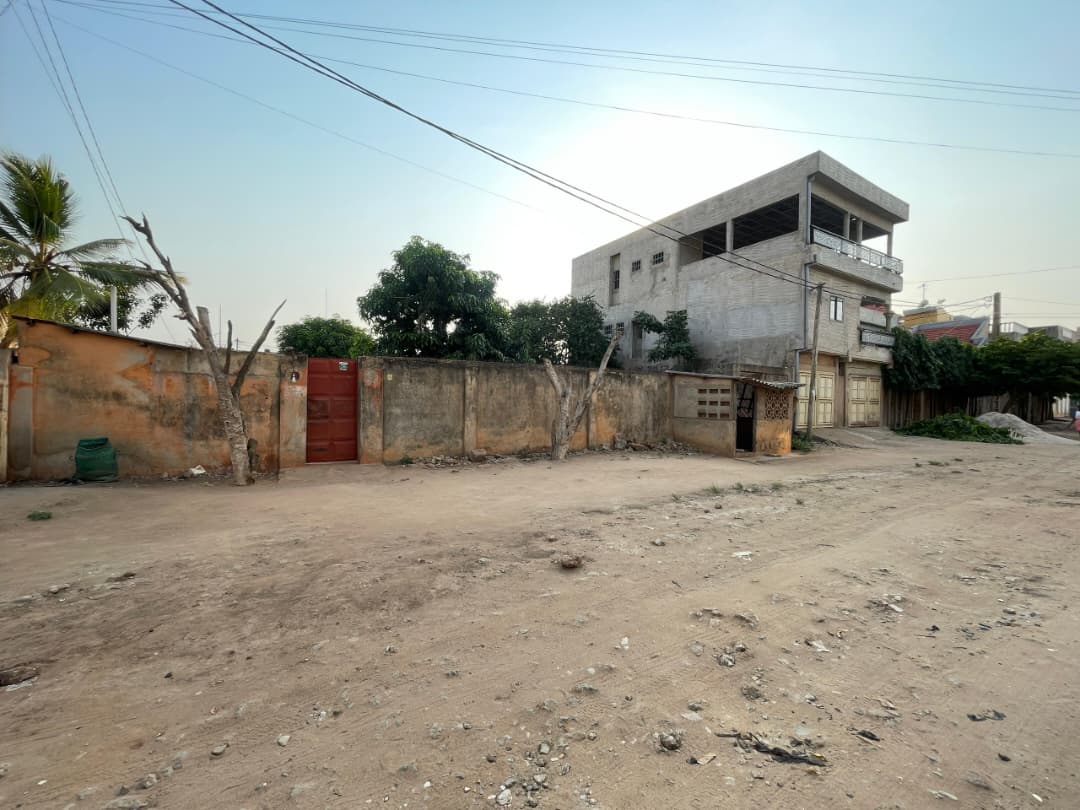 Terrain de 600 m² en vente à Hédzranawoé Sagboville – 65 millions FCFA