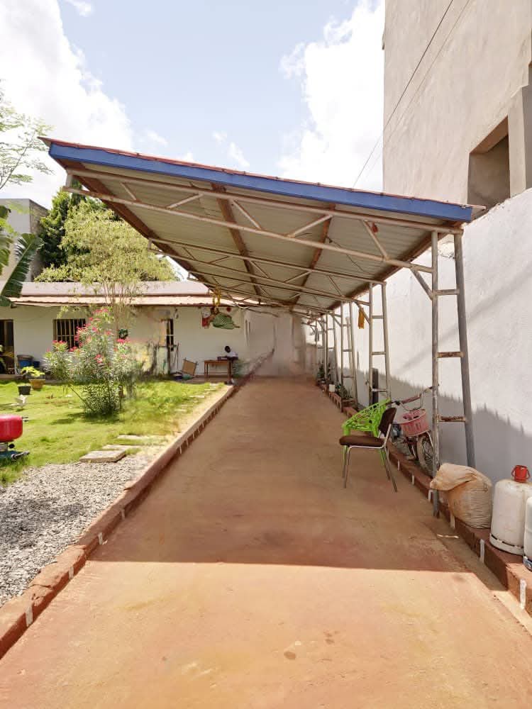 Villa 2 chambres en vente à Agoe Cacaveli, proche de l'école Mariam et Maarif – 115 millions FCFA