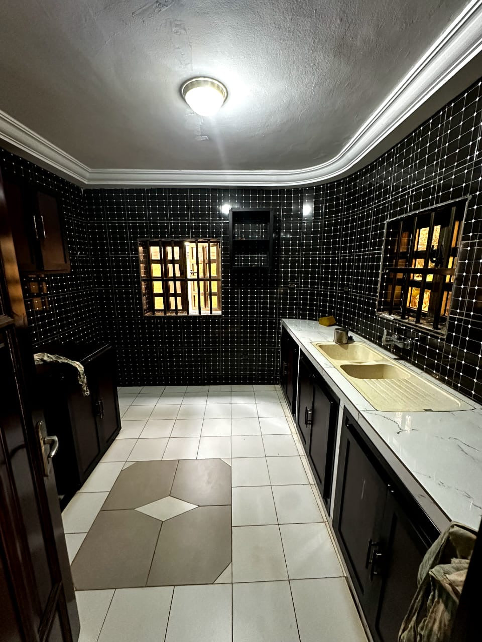 Villa duplex à louer à Tokoin Soted – 900000 FCFA/mois