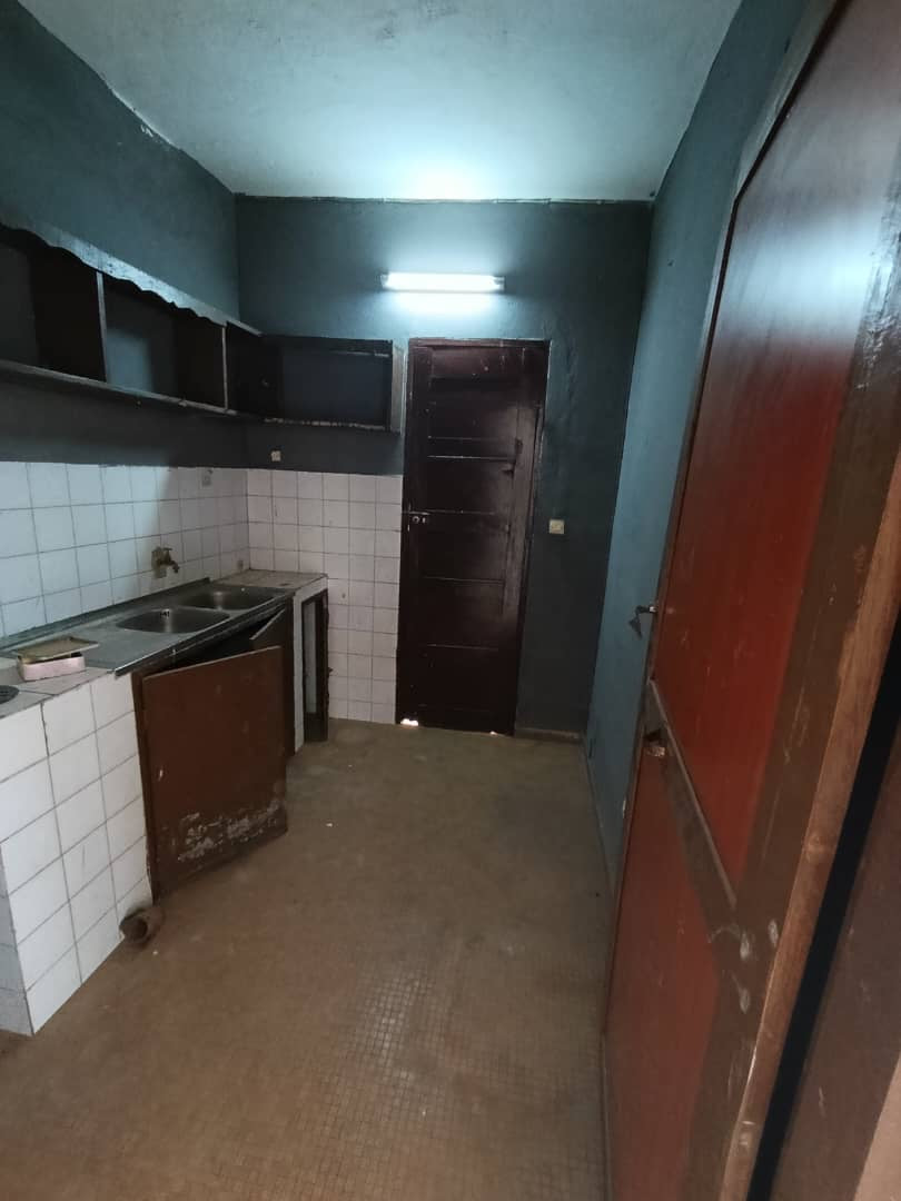 VILLA DE 9 PIÈCES À VENDRE À HÉDZRANAWOÉ