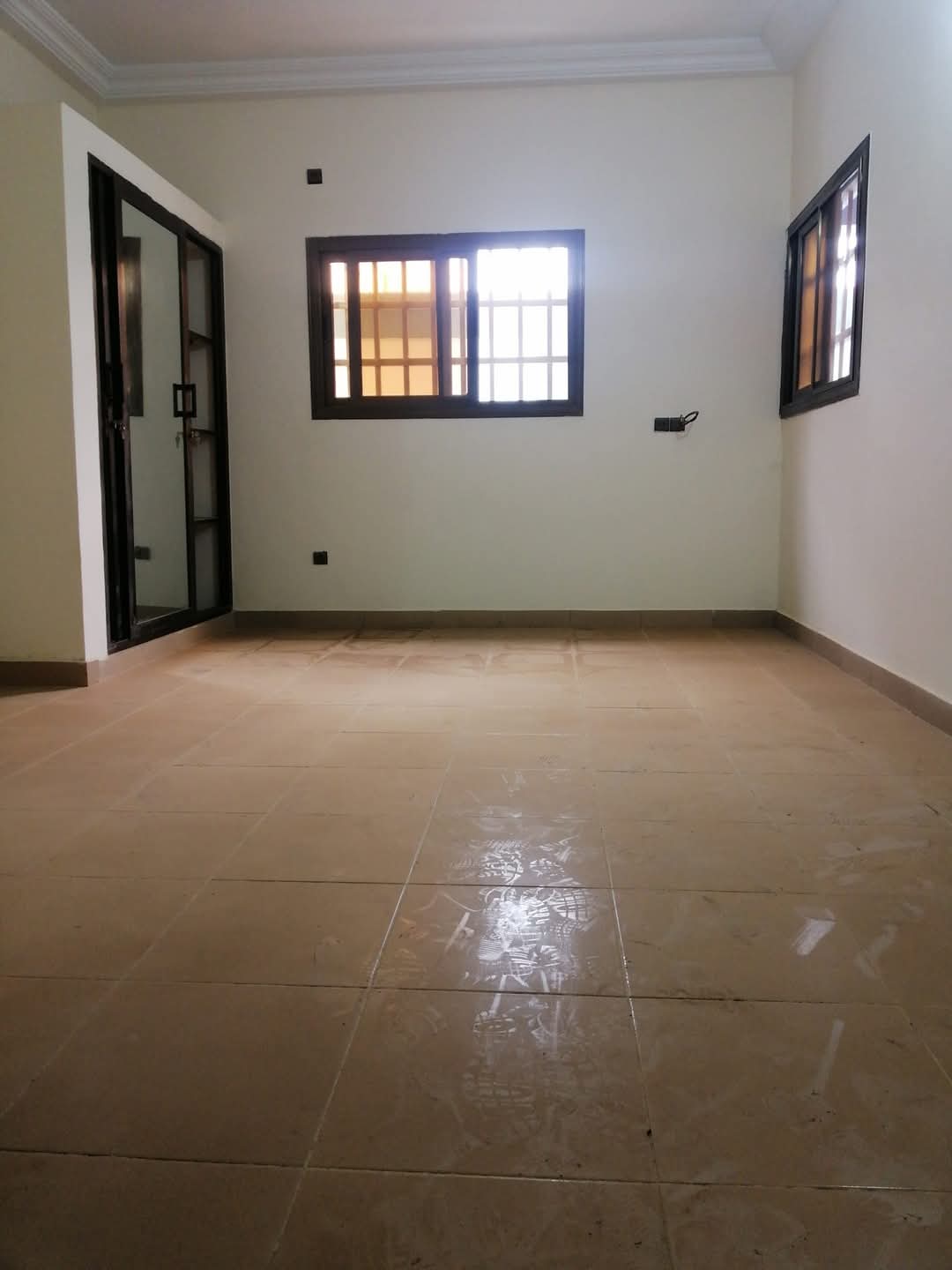 Villa 3 chambres de 600 m² en vente à SEGBE – 130 millions FCFA