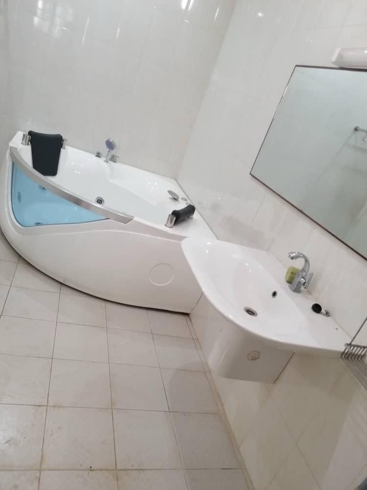 LOCATION VILLA À LOUER À AGOÉ ASSIYÉYÉ (11 CHAMBRES, PISCINE)