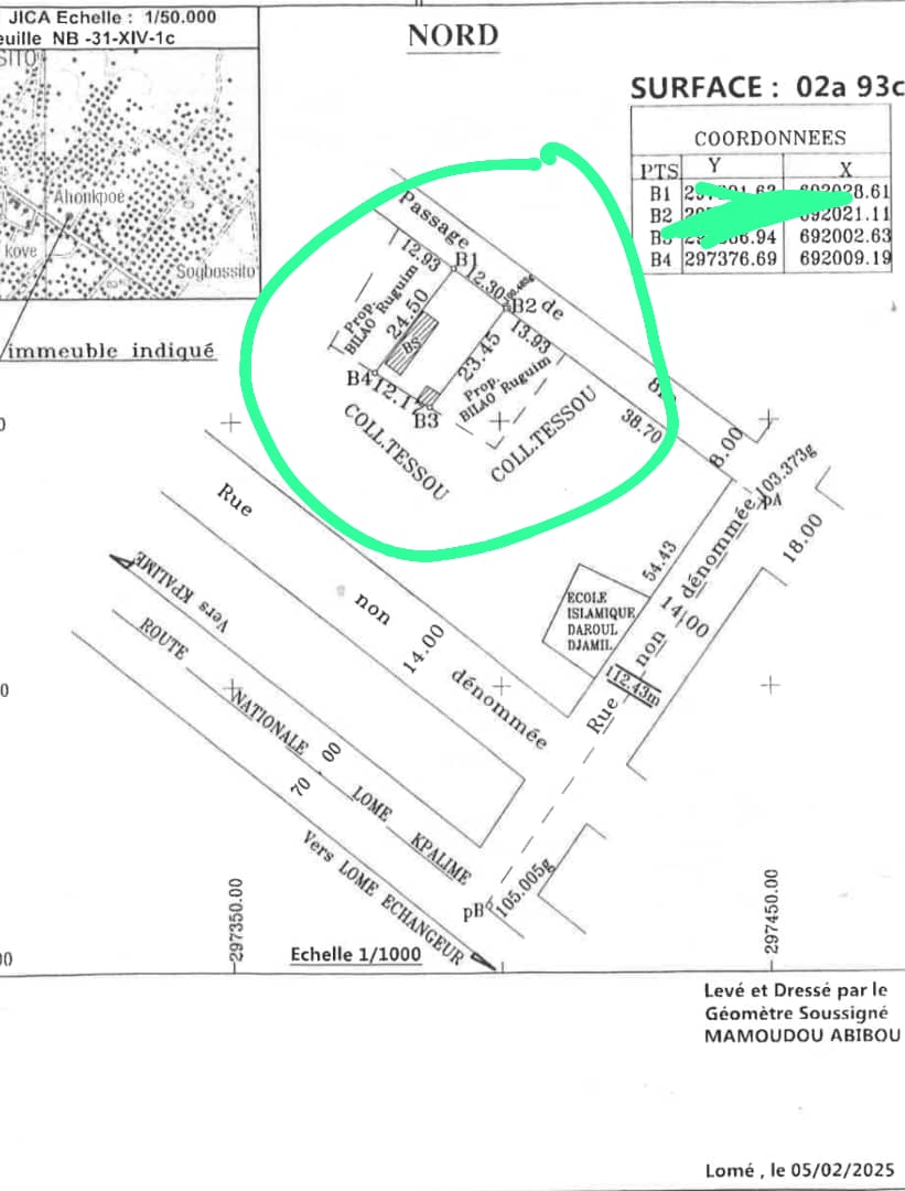 Terrain d'un demi-lot clôturé avec 2 pièces en vente à Agoè Sogbossito – 20 millions FCFA
