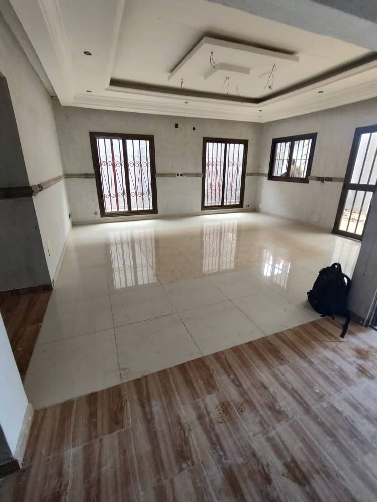 VILLA 7 PIÈCES À VENDRE – KÉGUÉ KÉLÉGOUGAN (FACE GOUDRON)