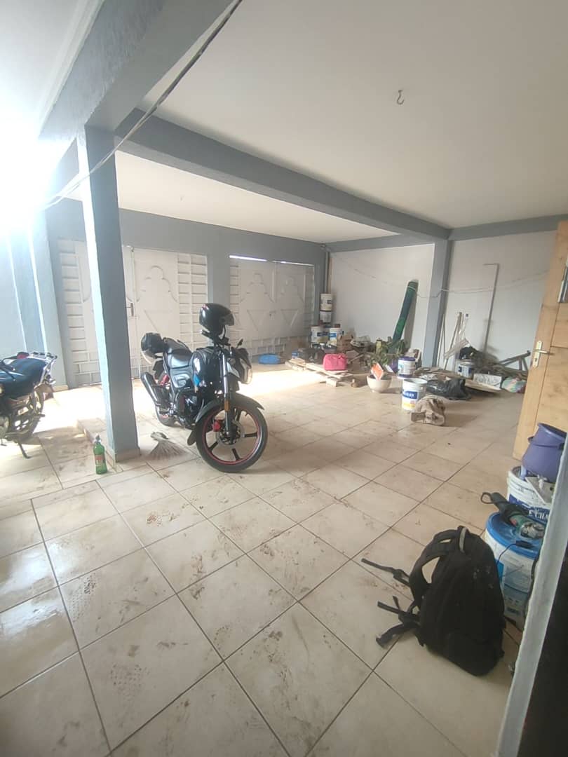 VILLA 7 PIÈCES À VENDRE – KÉGUÉ KÉLÉGOUGAN (FACE GOUDRON)