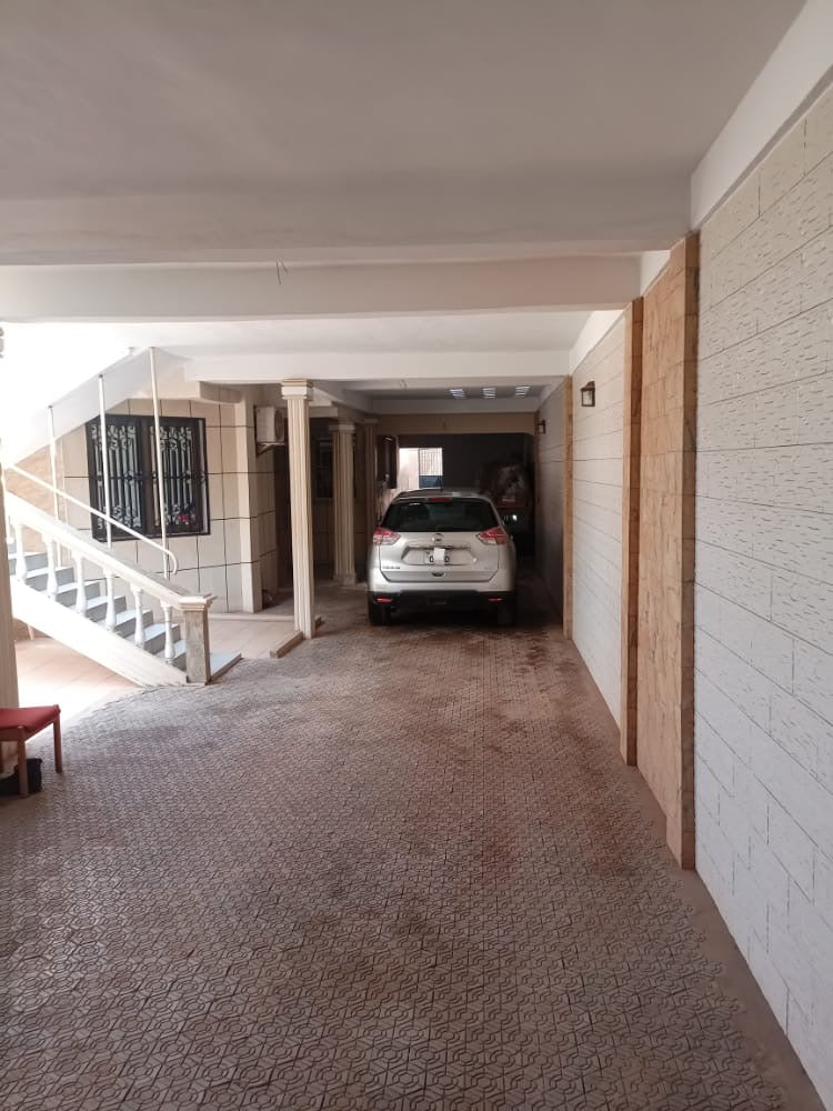Villa duplex 5 chambres en vente à Agbalépédo – 350 millions FCFA