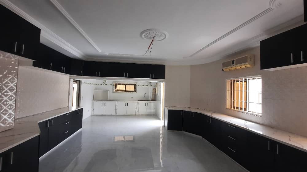 LOCATION LUXUEUSE VILLA À LOUER À ADIDOGOMÉ AMÉNOPÉ (13 CHAMBRES)
