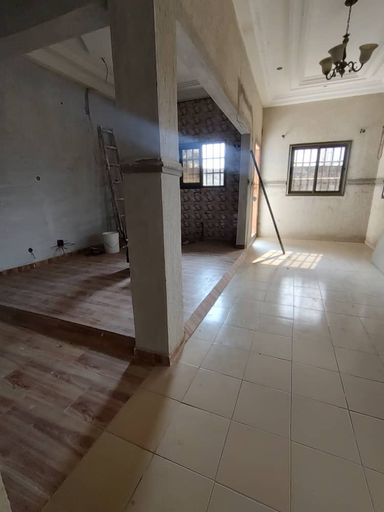 VILLA 7 PIÈCES À VENDRE – KÉGUÉ KÉLÉGOUGAN (FACE GOUDRON)