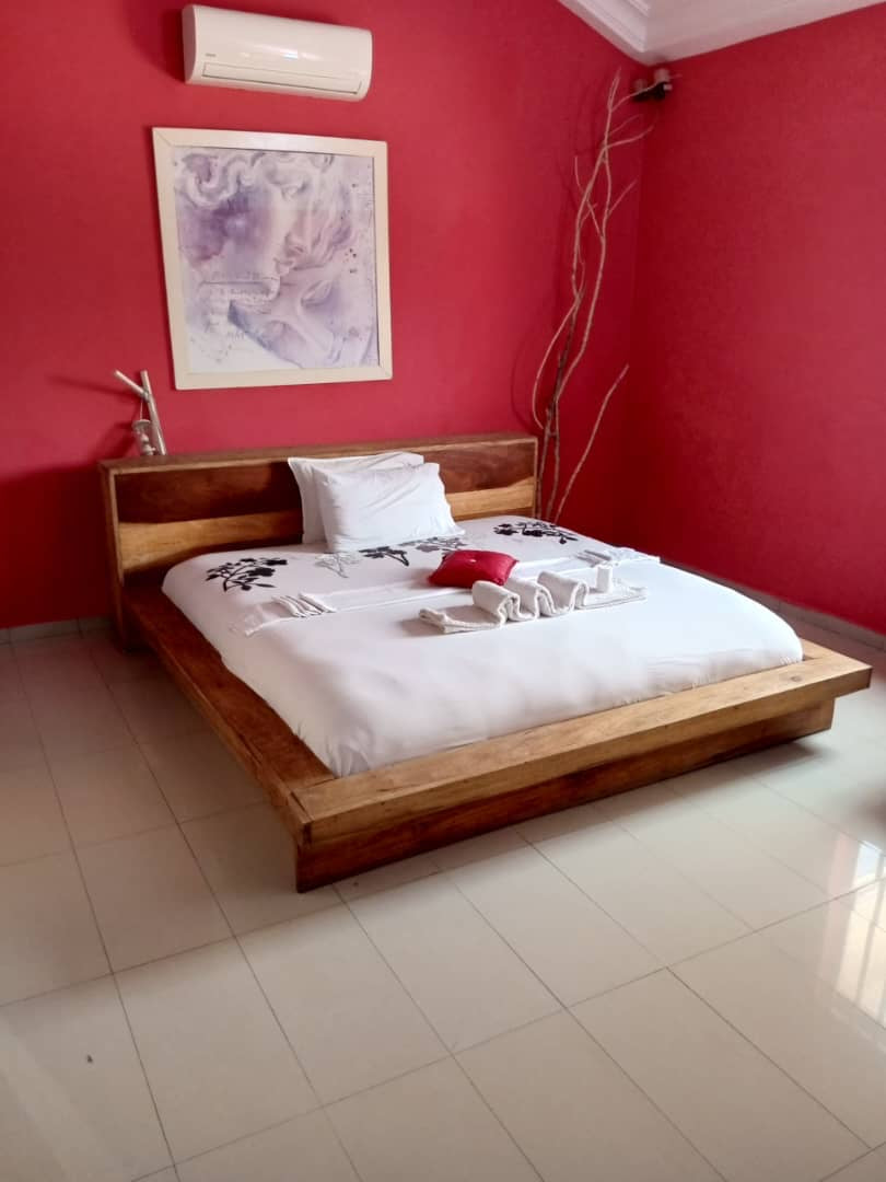 RÉSIDENCE 17 CHAMBRES À VENDRE À BAGUIDA – DEVEGO | TITRE FONCIER