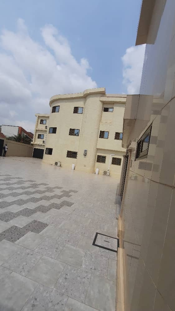 LOCATION LUXUEUSE VILLA À LOUER À ADIDOGOMÉ AMÉNOPÉ (13 CHAMBRES)