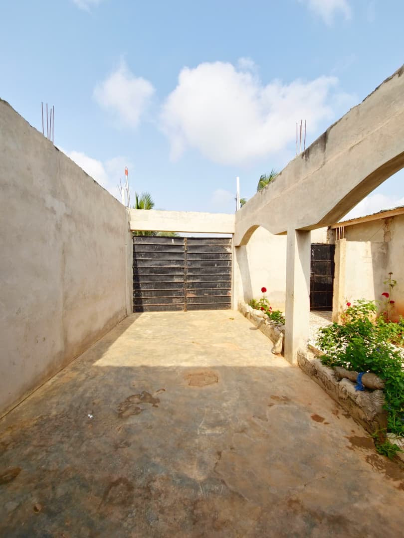 Villa 3 chambres en vente à Agoè Legbassito Kognito – 16 millions FCFA