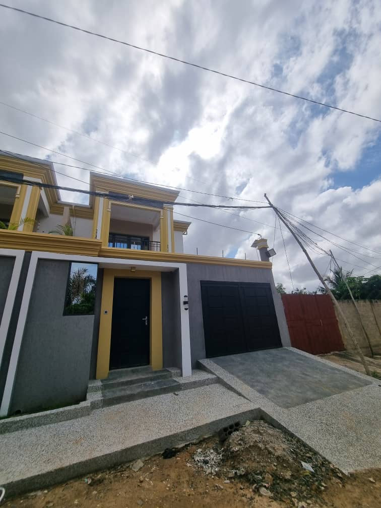 À VENDRE – VILLA 4 PIÈCES (03 chambres + salon) À ZANGUÉRA | 50 millions FCFA