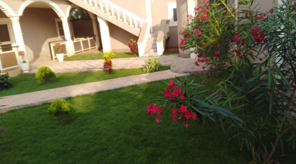 VILLA DUPLEX 6 PIÈCES AVEC PISCINE À VENDRE À DJIDJOLÉ – 600 m² | 03 TAMPONS