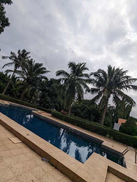 À LOUER : MAISON DE 12 CHAMBRES AVEC PISCINE À DJIDJOLÉ – 2.500.000F/MOIS
