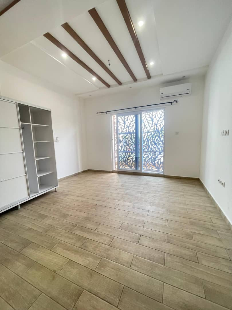 VILLA NON MEUBLÉE TOKOIN FOREVER - 5 CHAMBRES, 1 SALON, 1 BUREAU