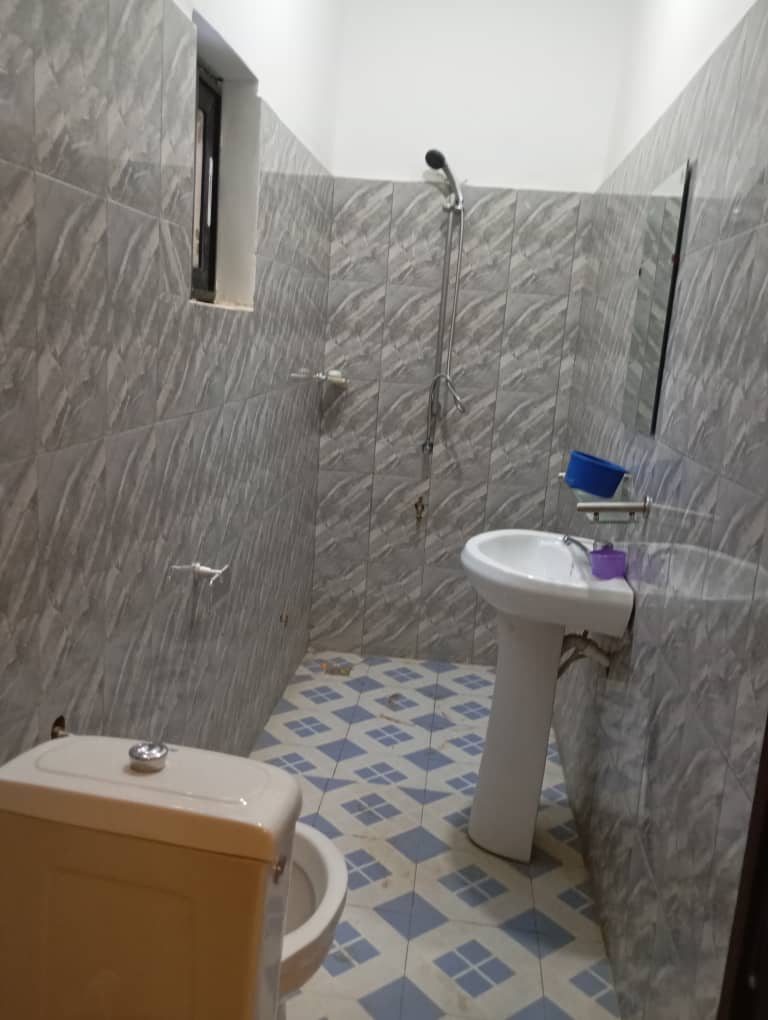 UNE VILLA DE 4 PIÈCES À VENDRE À APESSITO