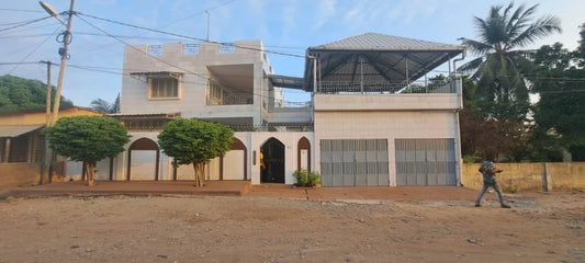 VILLA 6 PIÈCES À VENDRE À CASSABLANCA – 150 MILLIONS FCFA | TITRE FONCIER