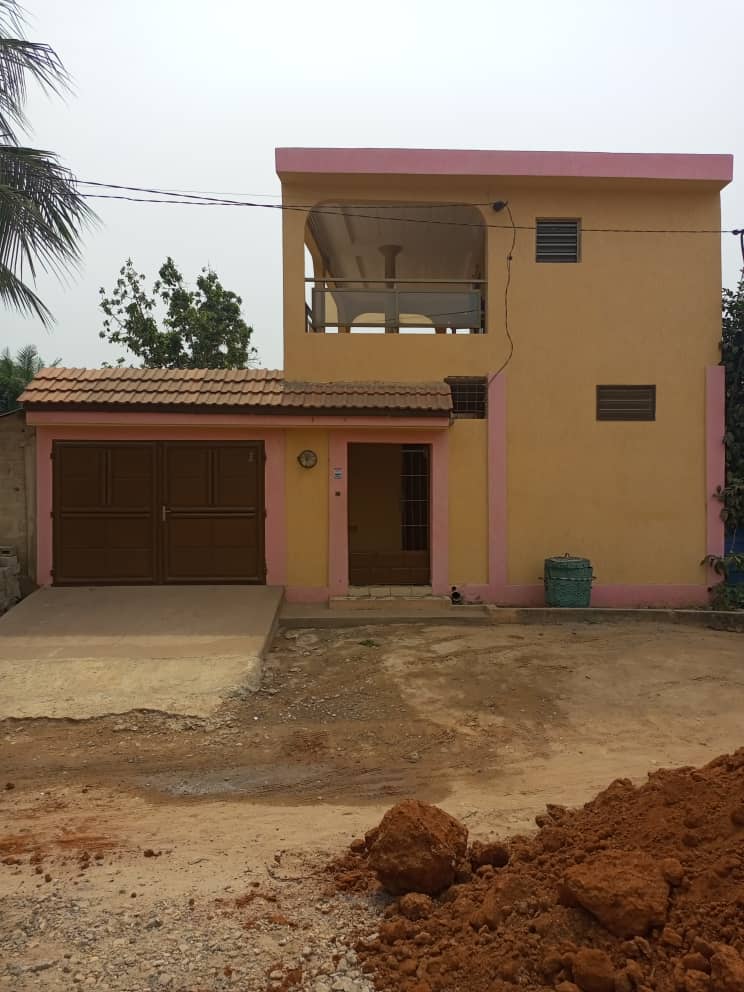 VILLA 6 PIÈCES À VENDRE À ADIDOGOMÉ GBOMAMÉ – 422 m² | TITRE FONCIER PERSONNEL