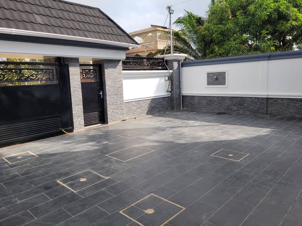 UNE VILLA HAUT STANDING À VENDRE À BAGUIDA