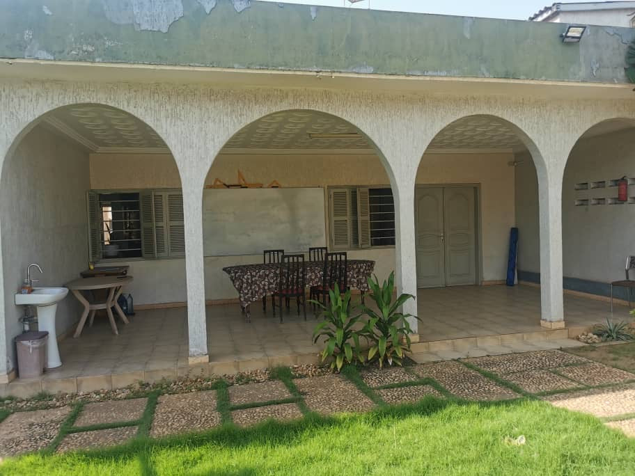 UNE VILLA DE 13 PIÈCES À VENDRE À AGBALÉPÉDO