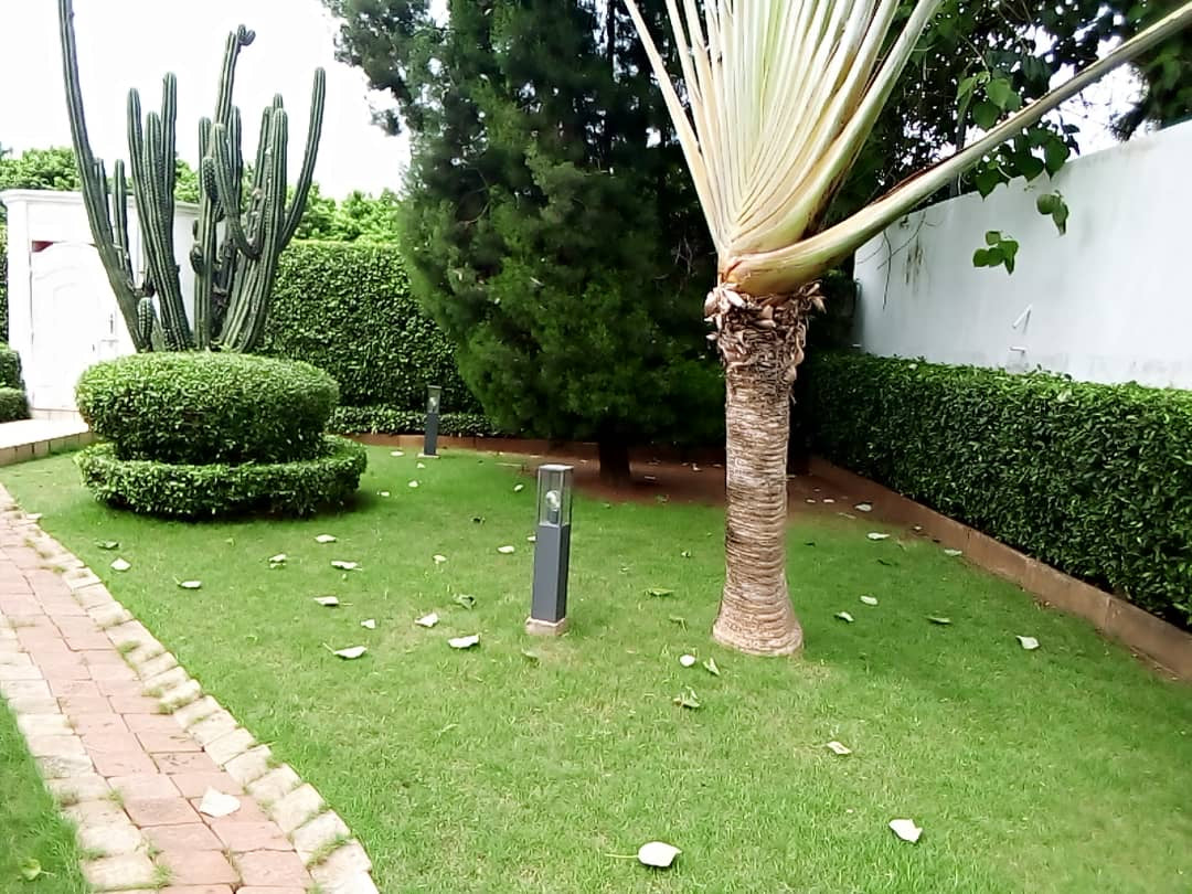 UNE VILLA DE 9 PIÈCES À VENDRE DANS LA CAISSE (RÉSIDENCE DU BÉNIN)