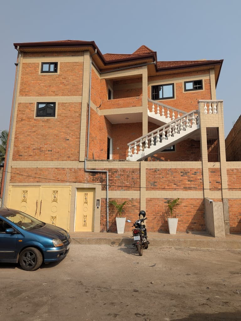 Villa à louer à Nyekonakpoè – 600000 FCFA par mois