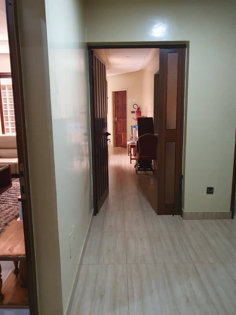 Villa meublée 5 chambres à vendre à Agoè Telessou – 400 millions FCFA