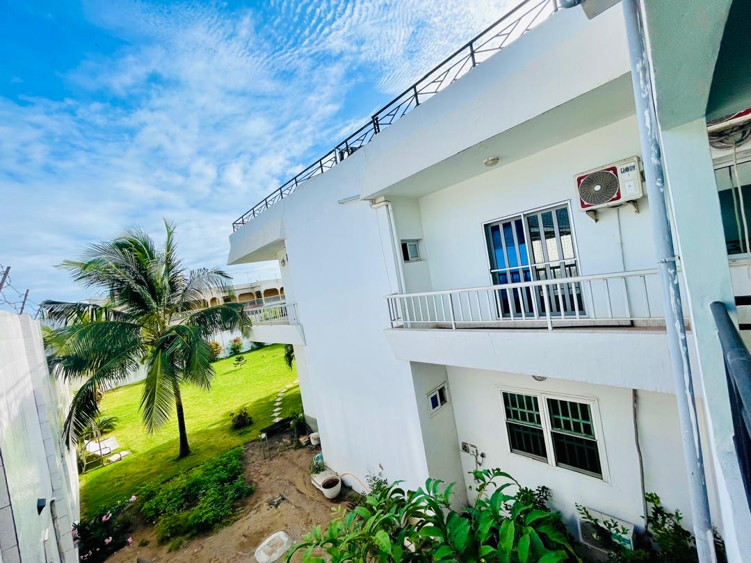 UNE VILLA À VENDRE À BAGUIDA À 50M DU GOUDRON, CÔTÉ PLAGE - 18 PIÈCES