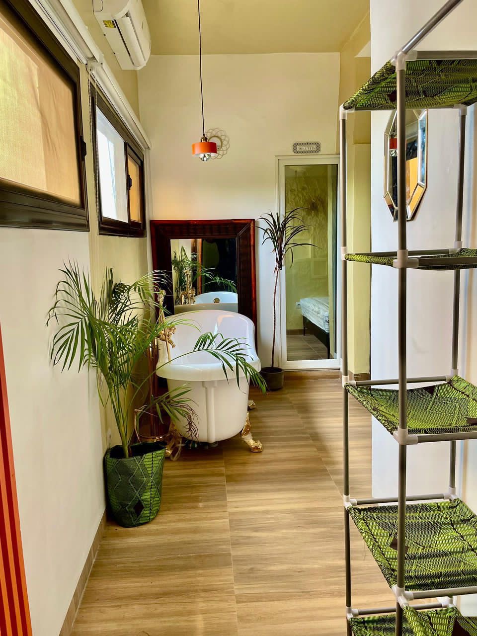 À LOUER : VILLA 7 PIÈCES HAUT STANDING À TOTSI – BORD DU GOUDRON