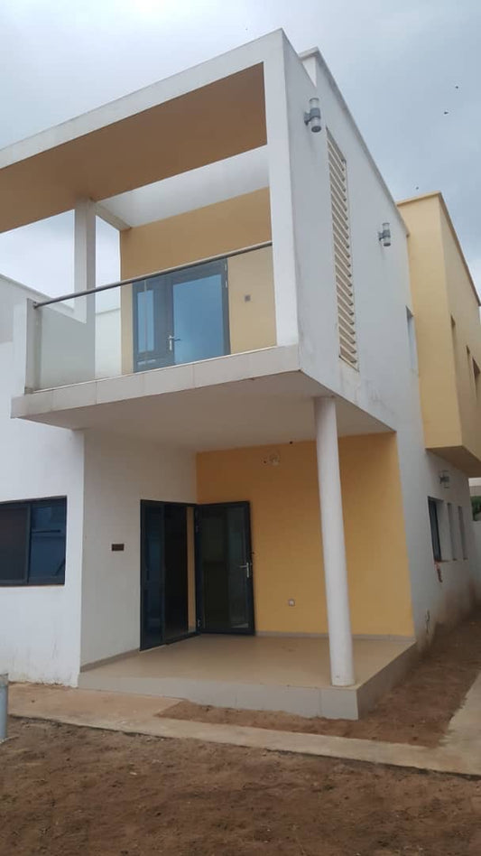 UNE VILLA À VENDRE À ADÉTIKOPÉ WELL CITY