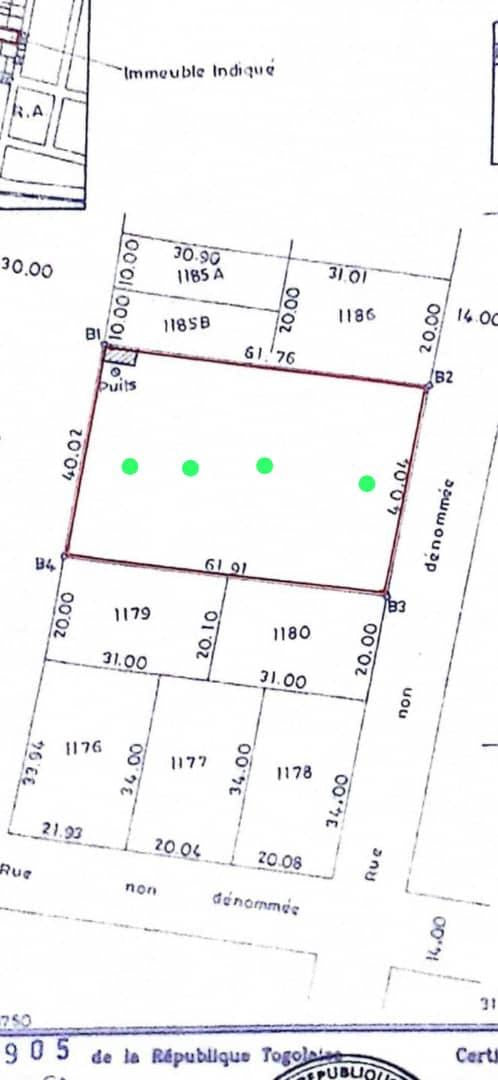 VILLA DE 8 CHAMBRES SUR 4 LOTS À VENDRE À KPOGAN
