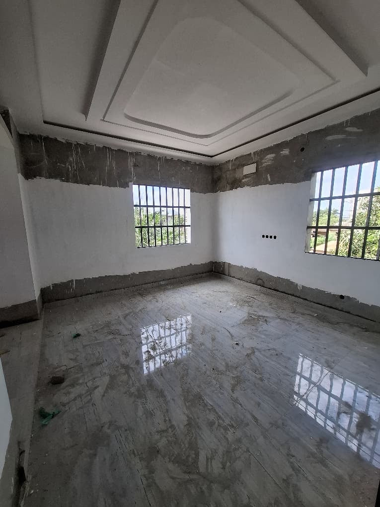 VILLA 5 PIÈCES À VENDRE À ADIDOGOMÉ SAGBADO LOGOTÉ  re