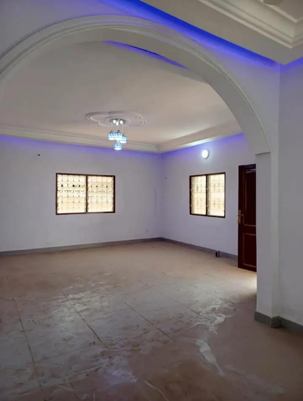 VILLA DE 4 CHAMBRES À VENDRE À  LOMÉ - AGOÈ SOGBOSSITO – 450M² ANGLE RUE