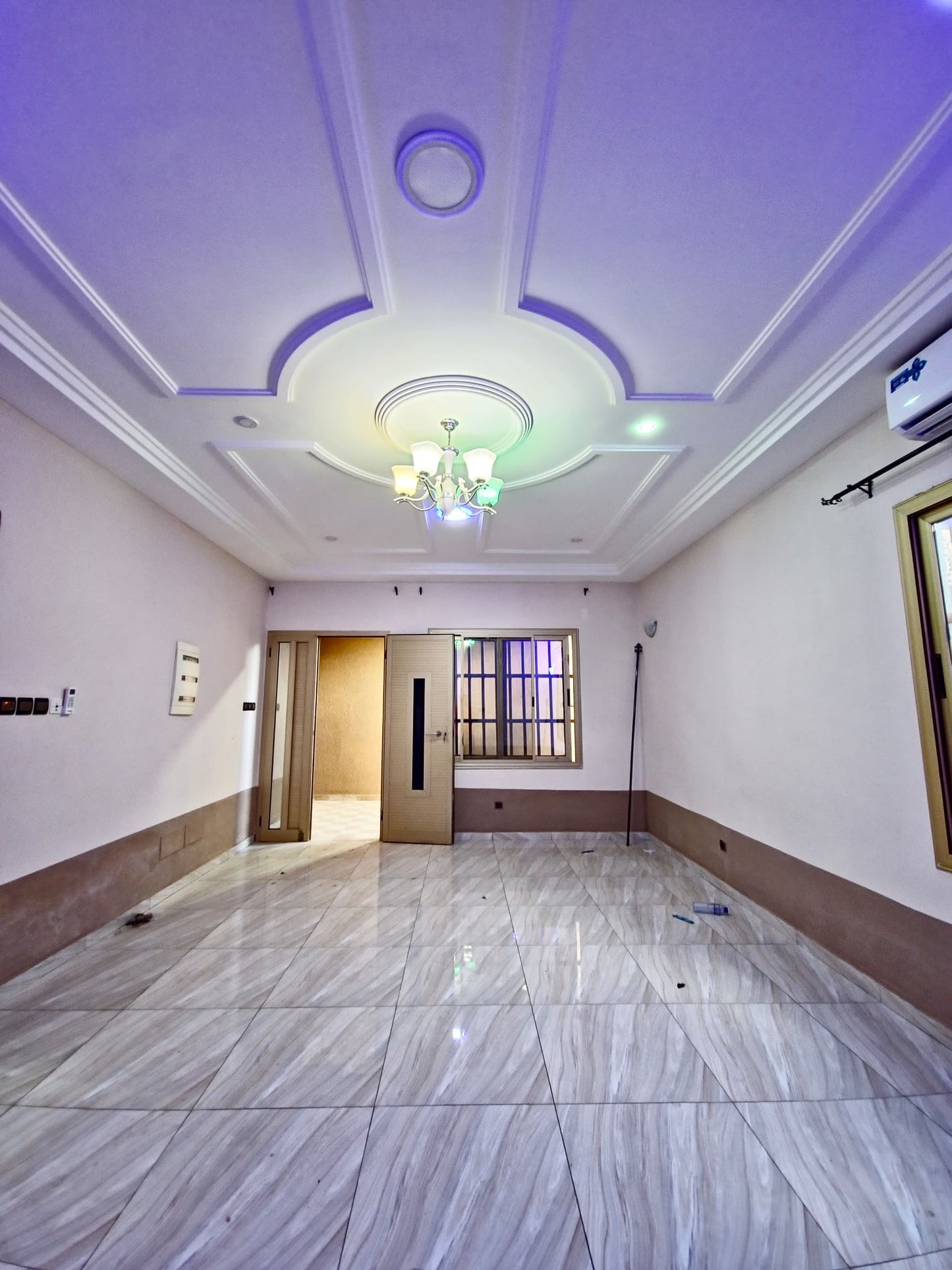 IMMEUBLE DE 16 PIÈCES À VENDRE À AGOÈ LOGOPÉ