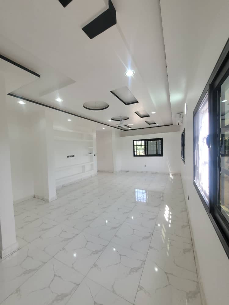 VILLA A VENDRE A AGOE PLATEAU