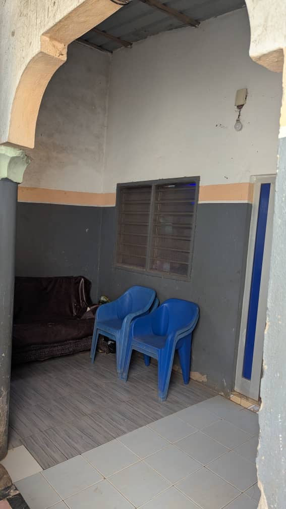 LOMÉ - ZANGUÉRA – VILLA DUPLEX 6 PIÈCES À VENDRE
