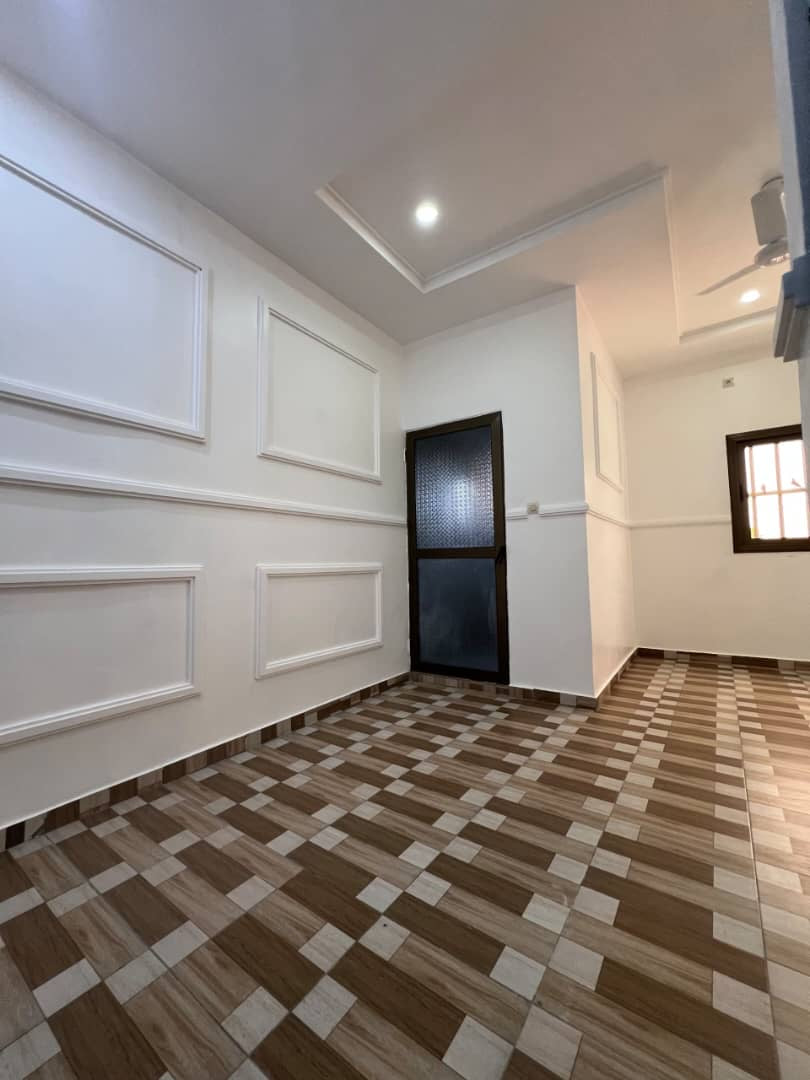 VILLA 6 PIÈCES À VENDRE À ZANGUÉRA KLÉMÉ – 300m²