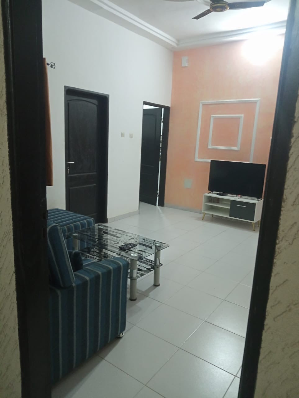 Studio meublé à louer à Fransicain – 150 000 FCFA par mois